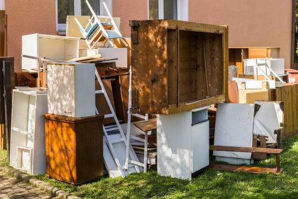 Best Yard Waste Removal  in North Patchogue, NY